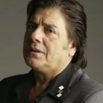 A los 69 años fallece cantante Zalo Reyes